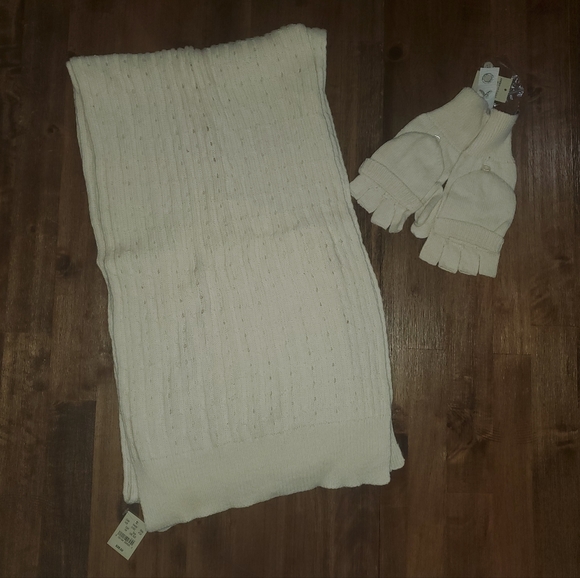 ●HOLD● NWT Women's American Eagle Angora Hair Blend Scarf & Gloves - Ivory Crean - Picture 5 of 5